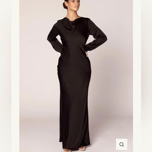 Elegant black dress - still has a tag on it